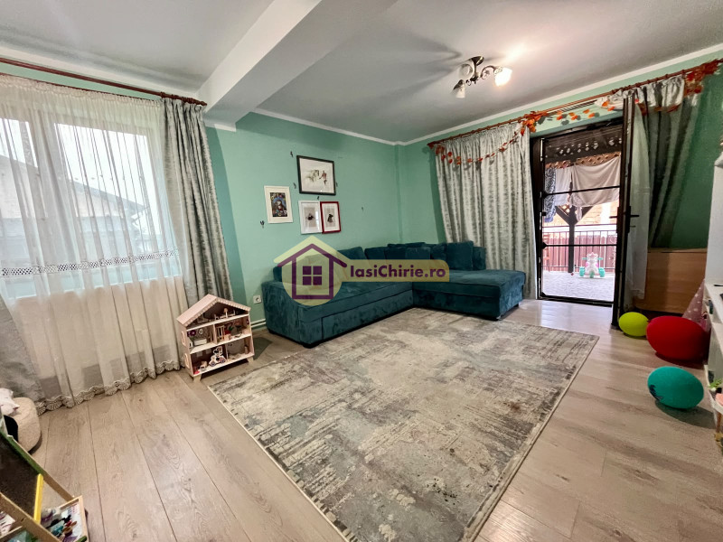 Casa de vanzare cu 5 camere in Iasi, zona Miroslava - poza 2