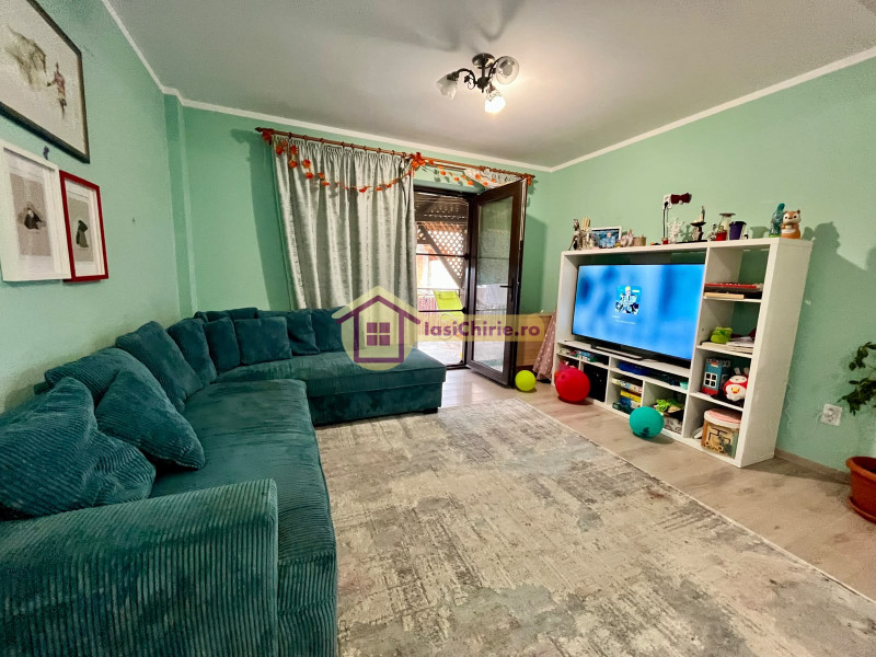 Casa de vanzare cu 5 camere in Iasi, zona Miroslava - poza 1