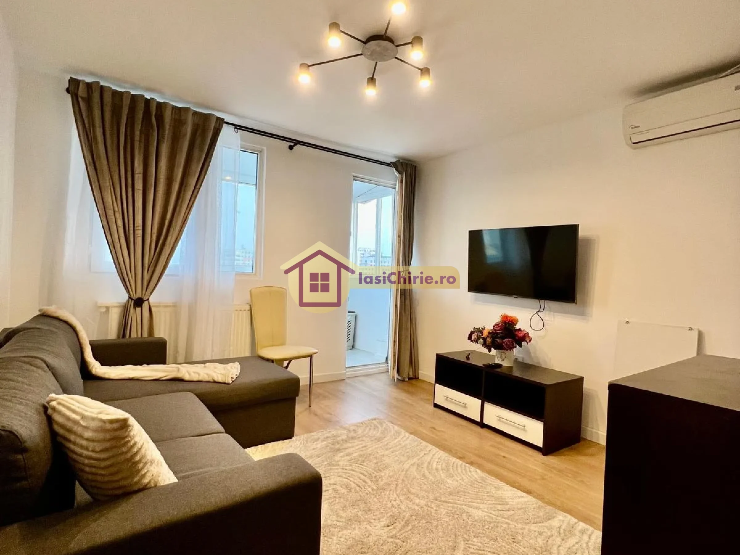 Apartament de inchiriat cu 60 camere in Iasi, zona Central - poza 1
