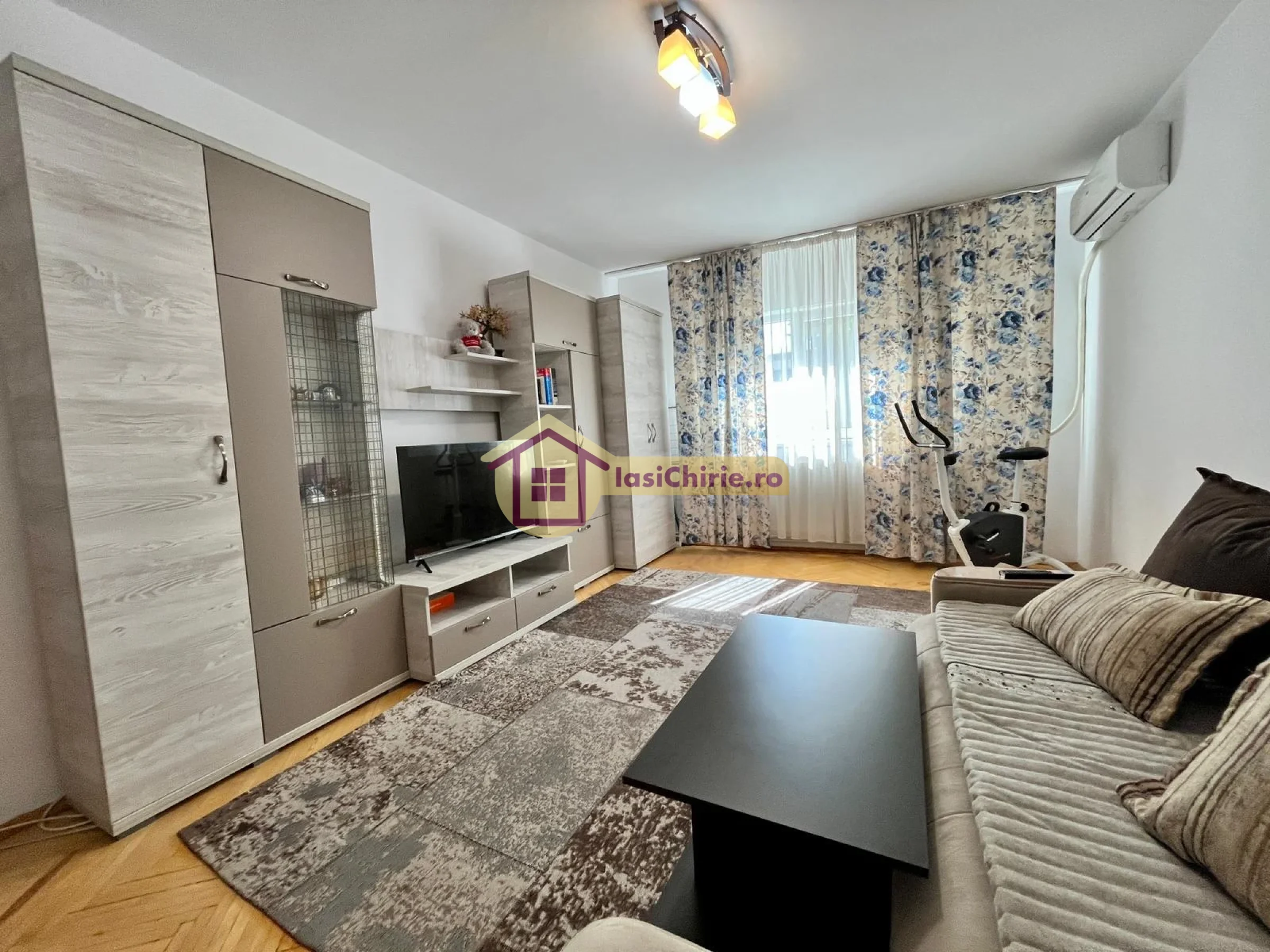 Apartament de inchiriat cu 2 camere in Iasi, de tip decomandat, suprafata de 50 mp, zona Nicolina(Selgros)