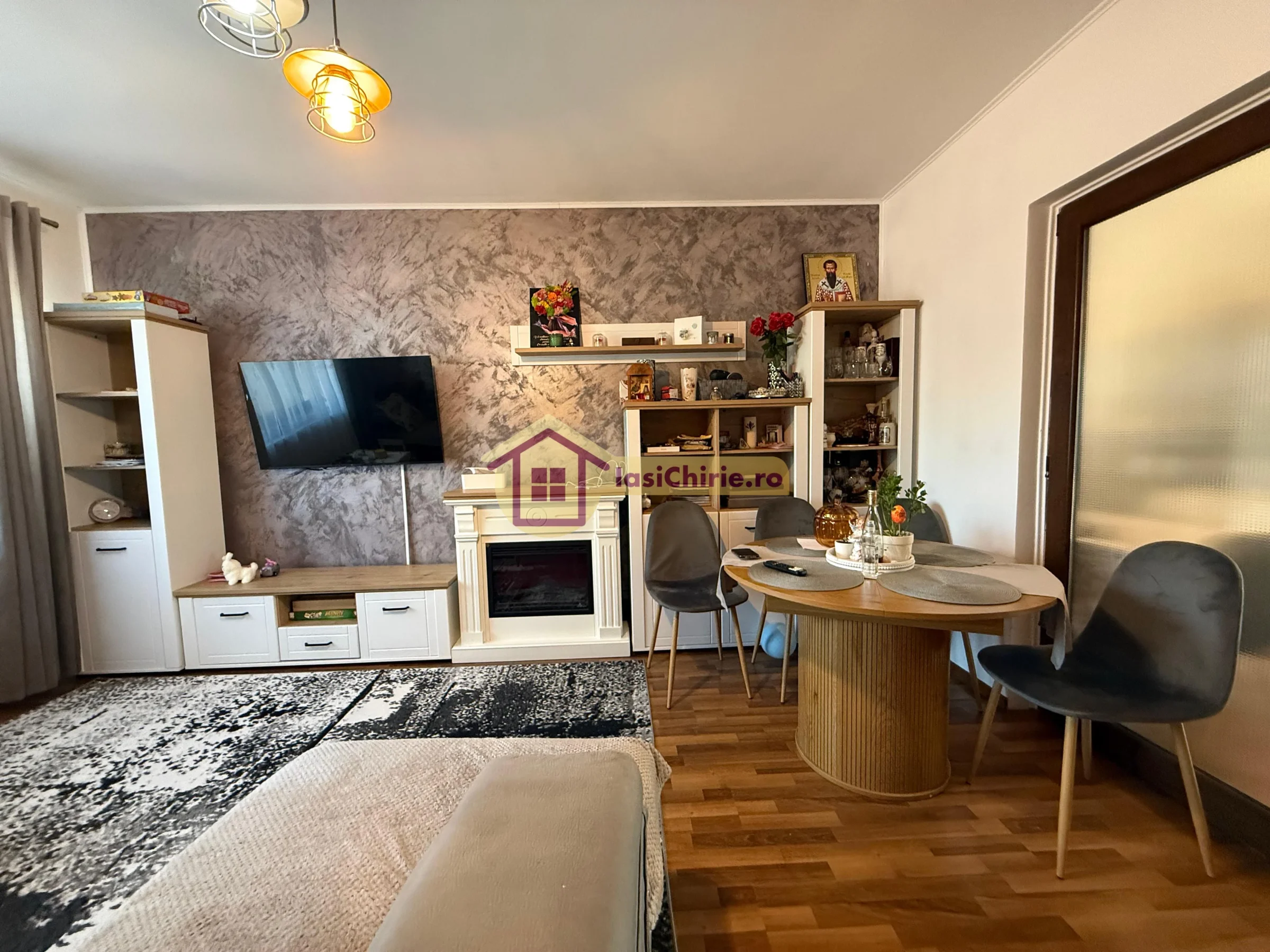 Casa de vanzare cu 4 camere in Iasi, zona Valea Lupului - poza 2