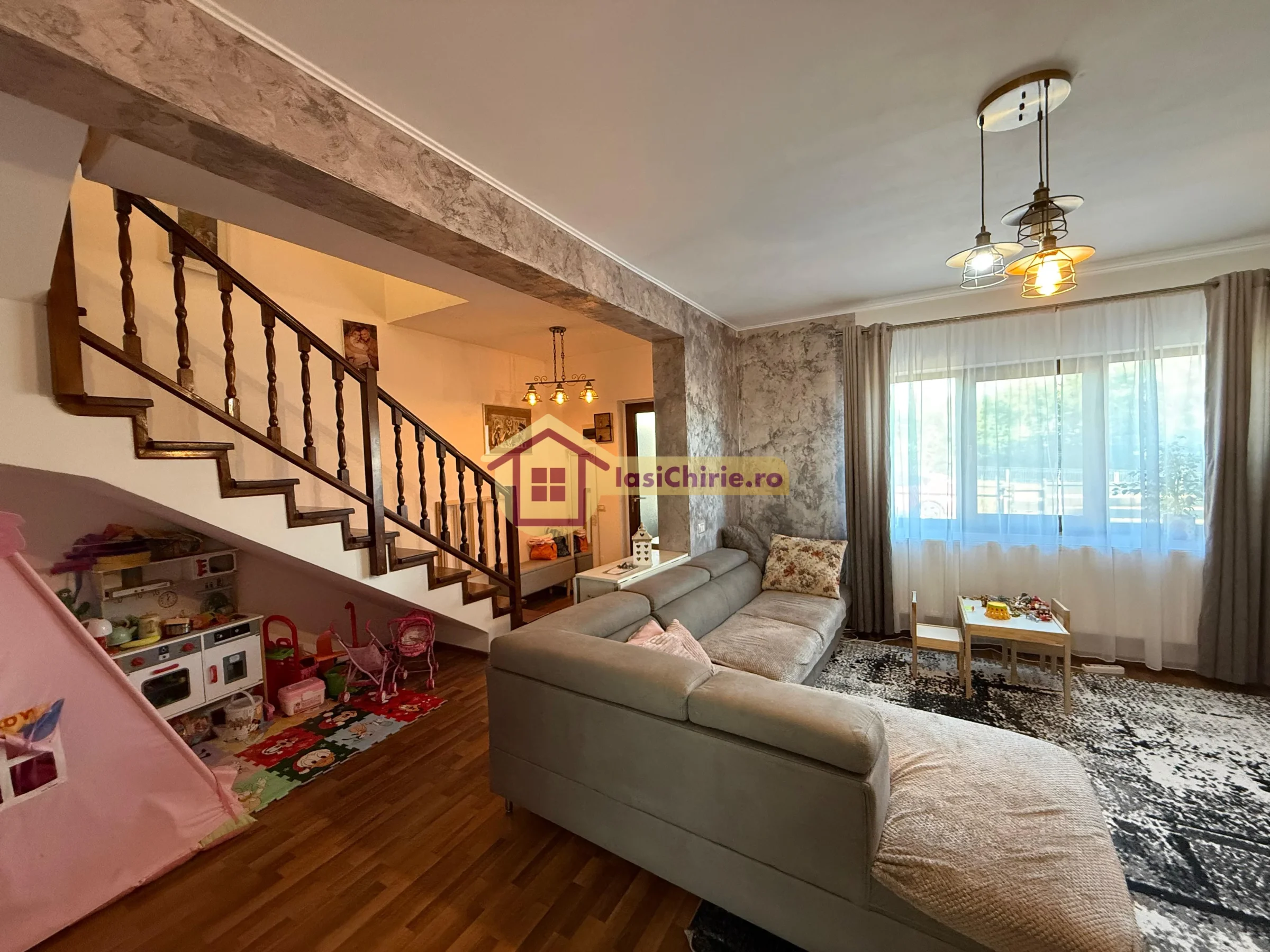 Casa de vanzare cu 4 camere in Iasi, zona Valea Lupului - poza 3